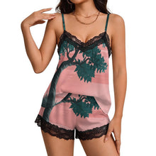 Lade das Bild in den Galerie-Viewer, Personalisierbarer Damen Schlafanzug mit Spitze und Shorts