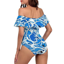 Lade das Bild in den Galerie-Viewer, Einteiler-Badeanzug mit Off-Shoulder-Ausschnitt und Rüschen – personalisiert bedruckt
