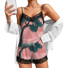 Lade das Bild in den Galerie-Viewer, Personalisierbarer Damen Schlafanzug mit Spitze und Shorts