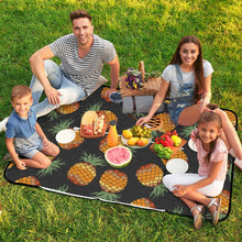 Lade das Bild in den Galerie-Viewer, Faltbare Picknickdecke zur Tasche | 2-in-1 mit Foto
