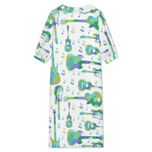 Lade das Bild in den Galerie-Viewer, Langes Blusenkleid mit individuellem Druck – personalisierbar