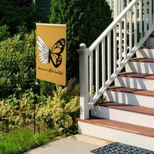 Lade das Bild in den Galerie-Viewer, Gartenflagge Leinen personalisieren | Willkommensflagge mit Namen
