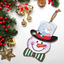 Lade das Bild in den Galerie-Viewer, Personalisiertes Türschild für Weihnachten aus Holz | Schneemann Willkommensschild