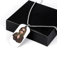 Lade das Bild in den Galerie-Viewer, Personalisierte Dog-Tag Foto-Halskette aus Titanstahl