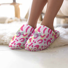 Lade das Bild in den Galerie-Viewer, Warme Winter Hausschuhe Pantoffel Vollformatdruck für Damen Frauen mit Foto Muster Text selbst gestalten und bedrucken