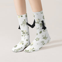 Lade das Bild in den Galerie-Viewer, Hand hält Socken Damen Herren mit Foto Design Motiv Text selbst gestalten und bedrucken