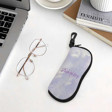 Lade das Bild in den Galerie-Viewer, Brillenaufbewahrungstasche (Vertikal) mit Foto selbst gestalten und bedrucken