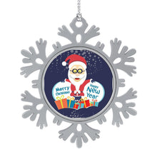 Lade das Bild in den Galerie-Viewer, Weihnachtsanhänger aus Metall | Deine Schneeflocke mit Foto-Gravur