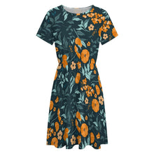 Lade das Bild in den Galerie-Viewer, Kurzarmkleid personalisieren | Damen Sommerkleid mit Foto gestalten