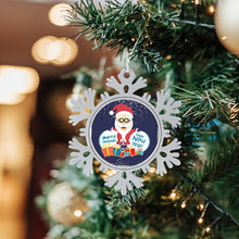 Lade das Bild in den Galerie-Viewer, Weihnachtsanhänger aus Metall | Deine Schneeflocke mit Foto-Gravur