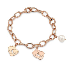 Lade das Bild in den Galerie-Viewer, Graviertes Babyfüße Charm - Anhänger Armband S0029 mit Namen Gravur mit 18K Gold Roségold Vergoldung selbst gestalten