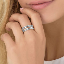 Lade das Bild in den Galerie-Viewer, Personalisierter Doppelring Ring J0016 mit Text Gravur nach Wunsch mit 18K Gold Roségold Vergoldung selbst gestalten