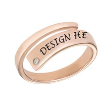 Lade das Bild in den Galerie-Viewer, Damen / Herren Zirkonia Ring 925 Sterling Silber / 18K Gold Vergoldung / 18 K Roségold plattiert Eingewickelter Namensring mit Gravur J0003 selbst gestalten