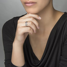 Lade das Bild in den Galerie-Viewer, Personalisierter Mütter Ring mit vier Edelsteinen J0010 mit Gravur selbst gestalten