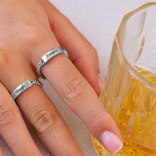 Lade das Bild in den Galerie-Viewer, Personalisierter Kupfer Name Chain Ring J0008 mit Namen Gravur selbst gestalten