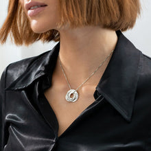 Lade das Bild in den Galerie-Viewer, Russische Ring-Halskette mit Gravur X0018 mit Namen Gravur selbst gestalten