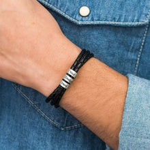 Lade das Bild in den Galerie-Viewer, Moments dreifaches schwarzes Lederarmband S0008 mit 925 Sterling Silber Charms mit Gravur selbst gestalten