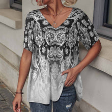 Lade das Bild in den Galerie-Viewer, Einzelbilddruck Allover Print TShirt Kuzarm mit einem V- Ausschnitt Damen / Frauen BDT mit Fotos Muster Text Logo selbst gestalten und bedrucken