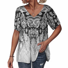 Lade das Bild in den Galerie-Viewer, Einzelbilddruck Allover Print TShirt Kuzarm mit einem V- Ausschnitt Damen / Frauen BDT mit Fotos Muster Text Logo selbst gestalten und bedrucken