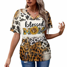 Lade das Bild in den Galerie-Viewer, Einzelbilddruck Tshirt Damen mit V-Ausschnitt mit Falten Dekoration BHT mit Namen Fotos Text selbst gestalten und bedrucken