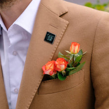 Lade das Bild in den Galerie-Viewer, Metall "Square" Quadrat-Form Abzeichen mit Fotos Muster Text Logo selbst gestalten und bedrucken