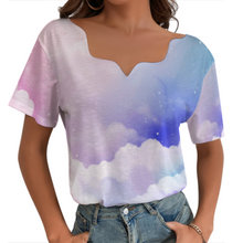 Lade das Bild in den Galerie-Viewer, Multi-Image-Druck Vollprint Tshirt Damen mit wellenförmigem Ausschnitt BBT mit Foto Muster Text Logo selbst gestalten und bedrucken