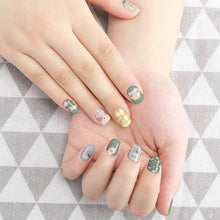 Lade das Bild in den Galerie-Viewer, Nagelaufkleber / Nagelsticker mit Foto selbst gestalten und bedrucken