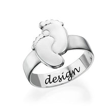 Lade das Bild in den Galerie-Viewer, Personalisierter Birth Foot Ring Geburt Fuß Ring J0027 mit Text Gravur nach Wunsch mit 18K Gold Roségold Vergoldung selbst gestalten