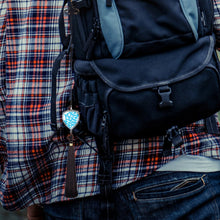 Lade das Bild in den Galerie-Viewer, Auto Anhänger aus Kristall mit Fotos Muster Text Logo selbst gestalten und bedrucken