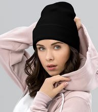 Lade das Bild in den Galerie-Viewer, Schwarze Bestickte Mütze Cuffed Beanie Yupoong 1501KC selbst gestalten