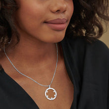 Lade das Bild in den Galerie-Viewer, Personalisierte Familienkreis Halskette mit Geburtssteinen X0081 mit Gravur selbst gestalten