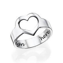 Lade das Bild in den Galerie-Viewer, Hollow Heart Herz Ring J0022 mit gravierbarer Innenseite aus 925er Sterling Silber mit 18K Gold Roségold Vergoldung selbst gestalten