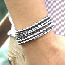 Lade das Bild in den Galerie-Viewer, XQNI schwarz Vintage Wickel langes Leder Herrenarmband