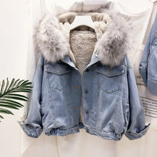 Lade das Bild in den Galerie-Viewer, Plüsch gepolsterte Jeansjacke mit großem Kunstpelzkragen