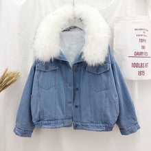 Lade das Bild in den Galerie-Viewer, Plüsch gepolsterte Jeansjacke mit großem Kunstpelzkragen