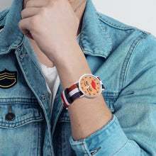 Lade das Bild in den Galerie-Viewer, Personalisierte Armbanduhr mit dreifarbigem Nylon-NATO-Strap

