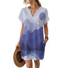 Lade das Bild in den Galerie-Viewer, Personalisierbares Oversize T-Shirt Kleid mit V-Ausschnitt und Taschen
