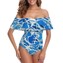 Lade das Bild in den Galerie-Viewer, Einteiler-Badeanzug mit Off-Shoulder-Ausschnitt und Rüschen – personalisiert bedruckt
