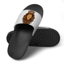 Lade das Bild in den Galerie-Viewer, Unisex Badeschlappen mit Foto | PVC Slipper &amp; Hausschuhe selbst gestalten
