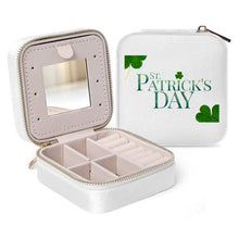 Lade das Bild in den Galerie-Viewer, Velvet Jewelry Box St. Patrick's Day, Clover
