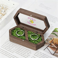 Lade das Bild in den Galerie-Viewer, Wooden Double-Slot Ring Box Cartoon T-shirt
