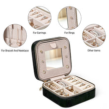 Lade das Bild in den Galerie-Viewer, Velvet Jewelry Box St. Patrick's Day, Clover
