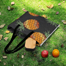 Lade das Bild in den Galerie-Viewer, Faltbare Picknickdecke zur Tasche | 2-in-1 mit Foto
