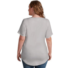 Lade das Bild in den Galerie-Viewer, Personalisierbares Oversized V-Ausschnitt T-Shirt für Damen - Lockerer Schnitt

