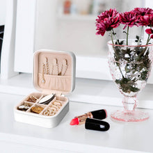 Lade das Bild in den Galerie-Viewer, Schmuckkästchen Reise personalisiert | Kleiner Schmuck-Organizer mit Reißverschluss
