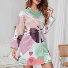 Lade das Bild in den Galerie-Viewer, Personalisierter Morgenmantel für Damen | Satin Robe mit Foto
