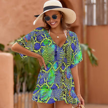 Lade das Bild in den Galerie-Viewer, Strandkleid Cover-Up Selbst Gestalten | V-Neck &amp; Chiffon-Optik | Urlaubsmode
