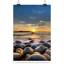 Lade das Bild in den Galerie-Viewer, Selbstklebendes Poster personalisieren | Ihr Foto als Wandtattoo
