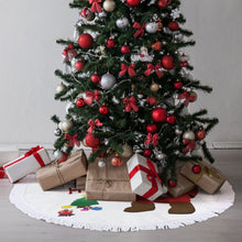 Lade das Bild in den Galerie-Viewer, Weihnachtsbaumdecke mit Quasten | Dein Foto als Fundament des Festes
