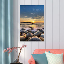 Lade das Bild in den Galerie-Viewer, Selbstklebendes Poster personalisieren | Ihr Foto als Wandtattoo
